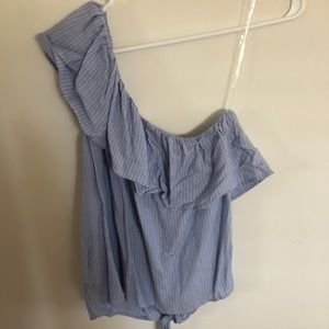 One shoulder top